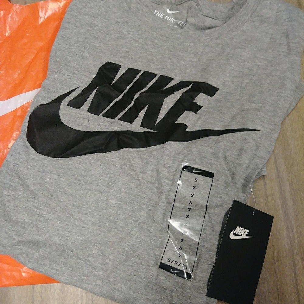 Nike 👕 T-Shirt